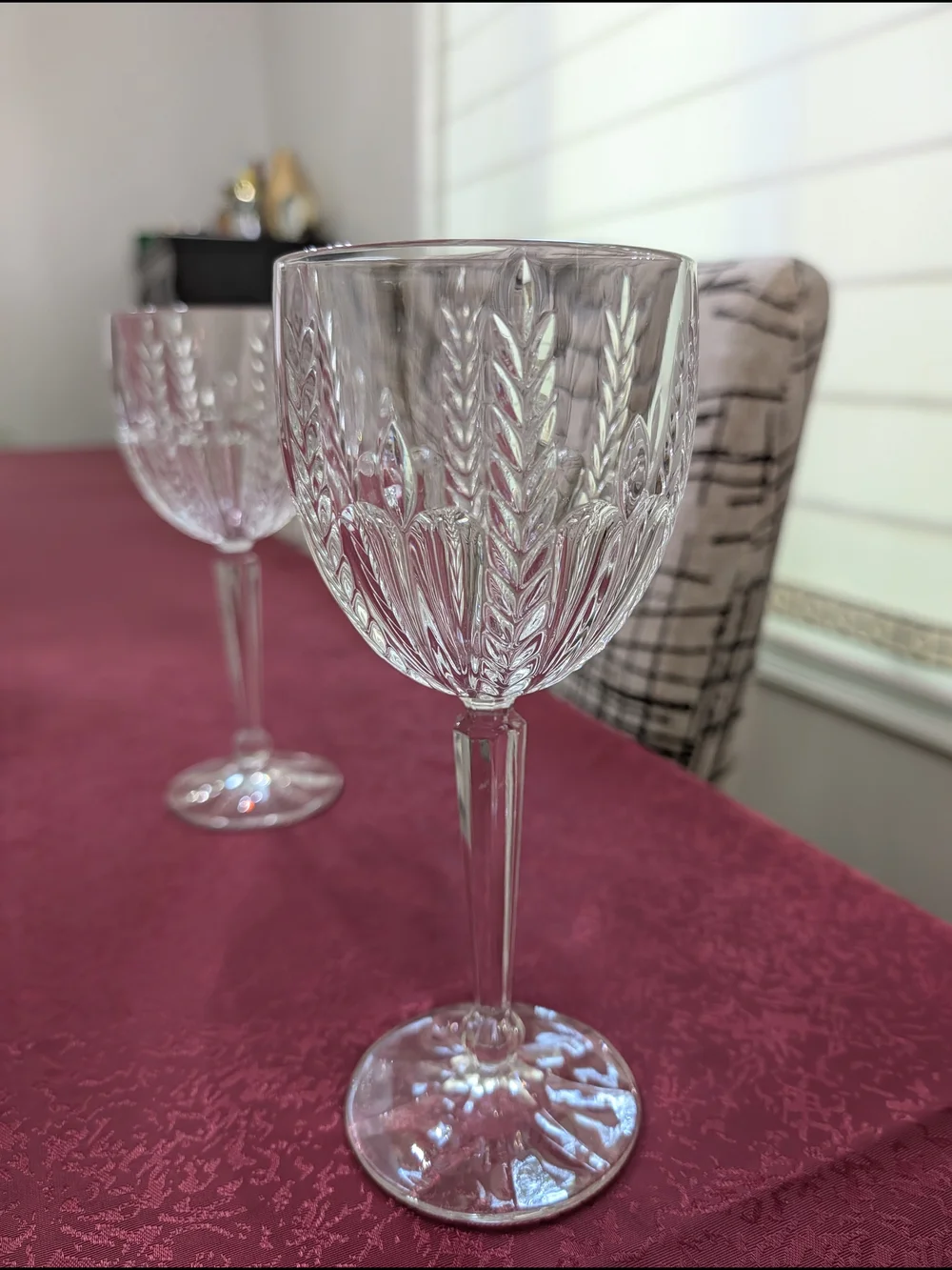 Clear Crystal Cut Wine Glasses - Elegant Stemware (Set of 2)